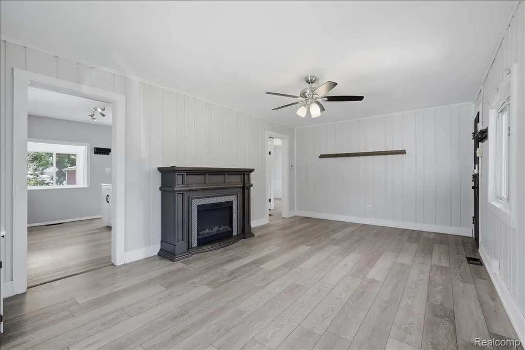 4035 Island Park Drive Waterford Charter Township MI 48329