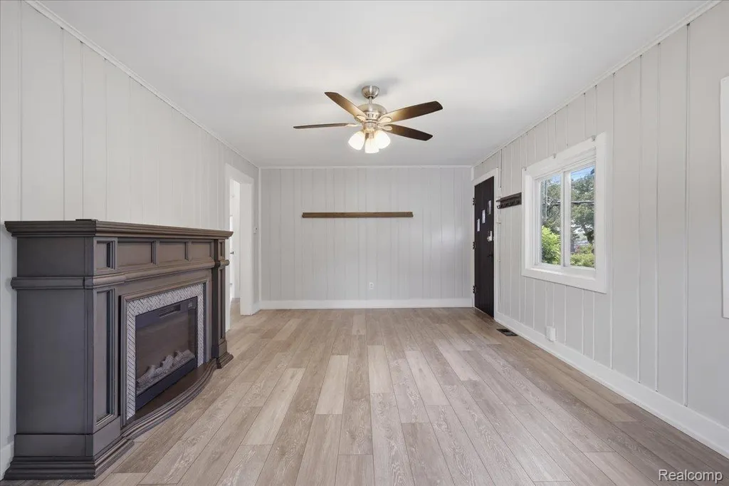 4035 Island Park Drive Waterford Charter Township MI 48329