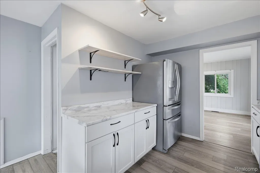4035 Island Park Drive Waterford Charter Township MI 48329