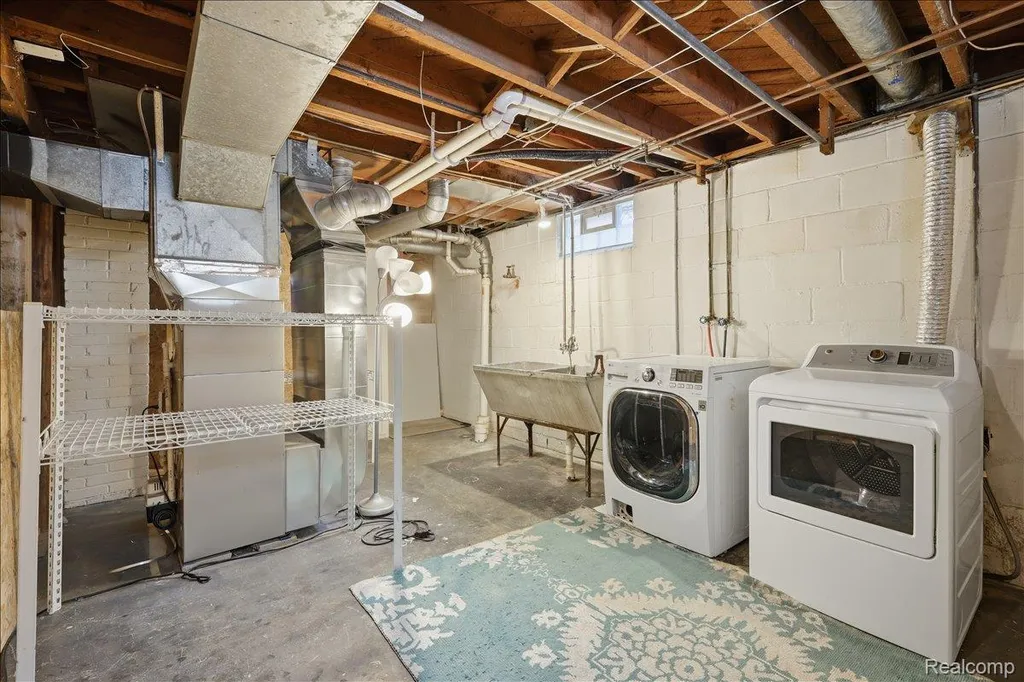 4035 Island Park Drive Waterford Charter Township MI 48329