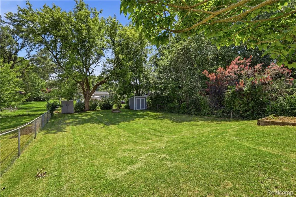 4035 Island Park Drive Waterford Charter Township MI 48329
