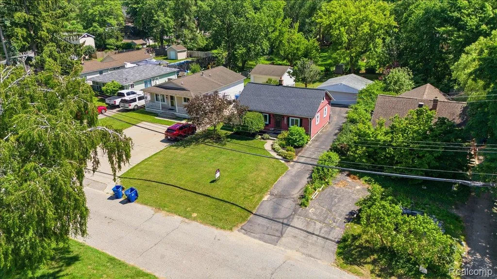 4035 Island Park Drive Waterford Charter Township MI 48329