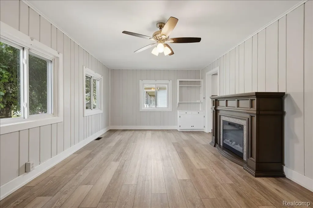 4035 Island Park Drive Waterford Charter Township MI 48329