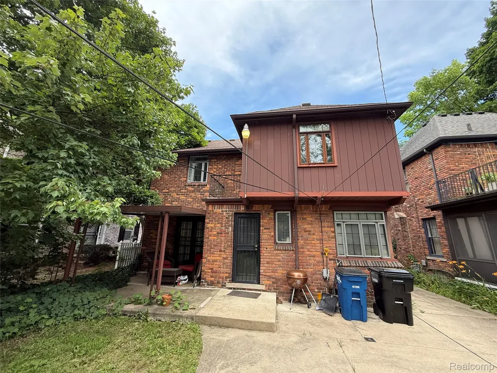20445 Briarcliff Road Detroit City MI 48221