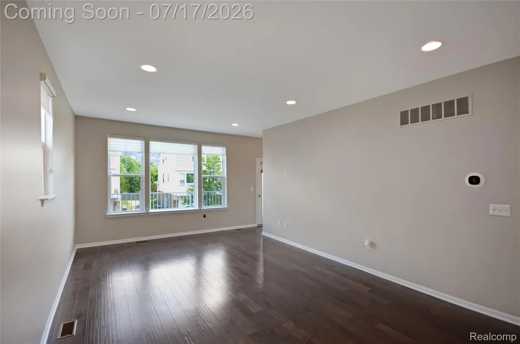 4625 Bradley Circle Troy City MI 48085