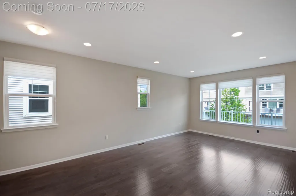 4625 Bradley Circle Troy City MI 48085