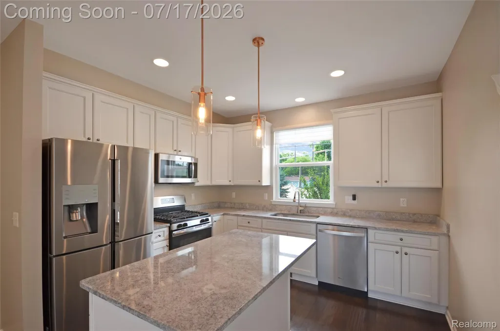 4625 Bradley Circle Troy City MI 48085