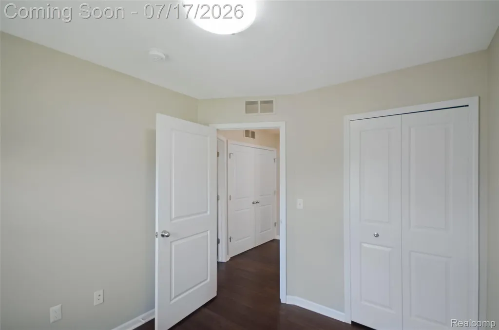4625 Bradley Circle Troy City MI 48085