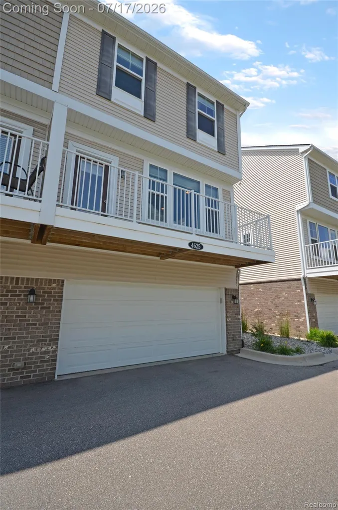 4625 Bradley Circle Troy City MI 48085