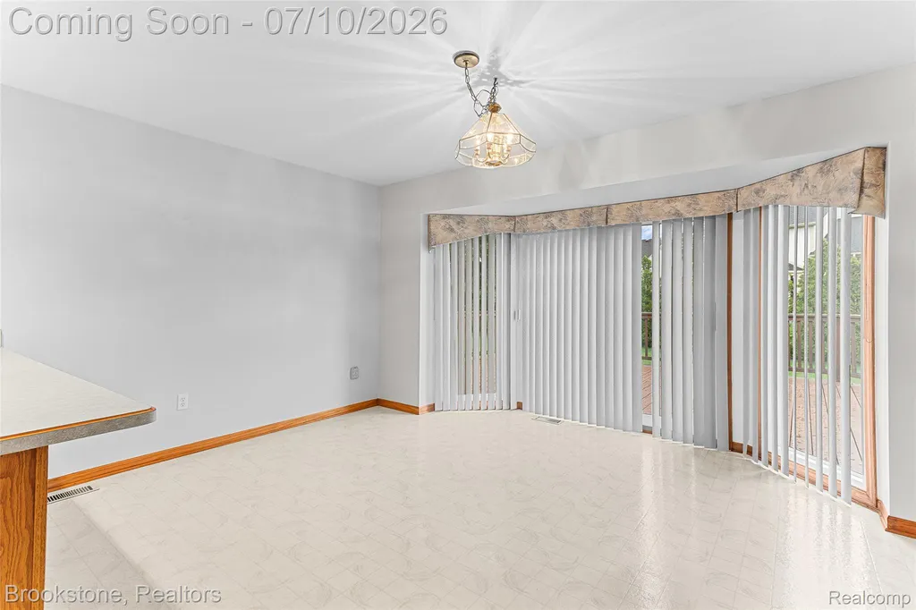 53725 Arabian Trail Macomb Township MI 48042