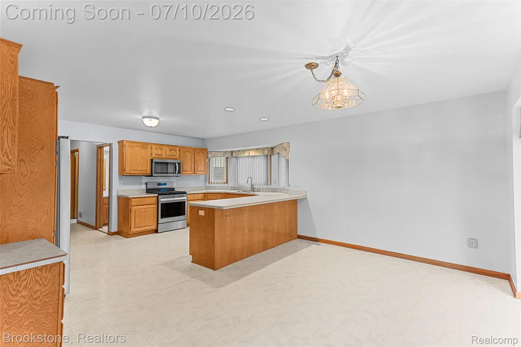 53725 Arabian Trail Macomb Township MI 48042