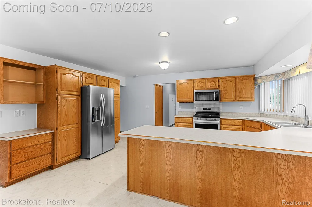 53725 Arabian Trail Macomb Township MI 48042