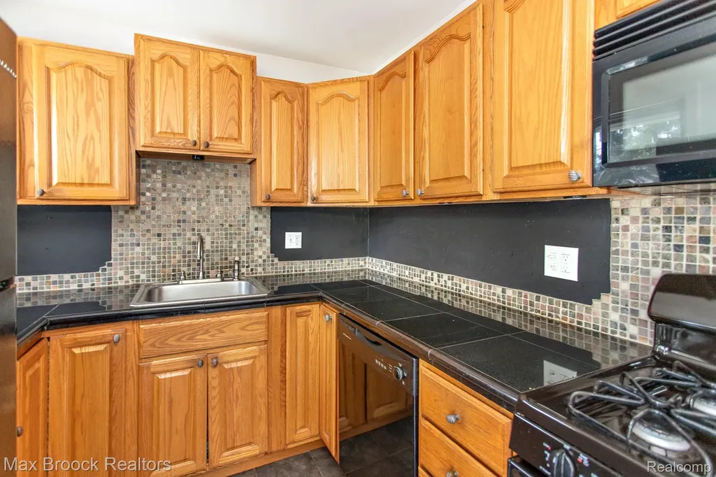 2441 Coy Street Ferndale City MI 48220