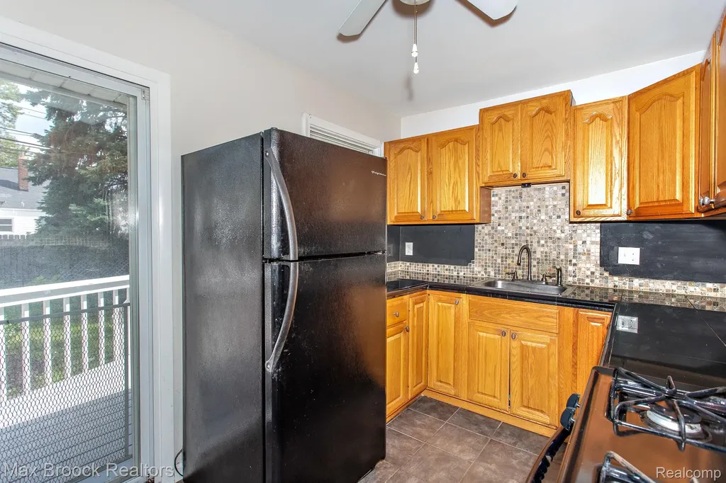 2441 Coy Street Ferndale City MI 48220