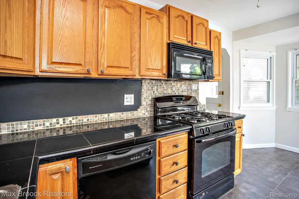 2441 Coy Street Ferndale City MI 48220