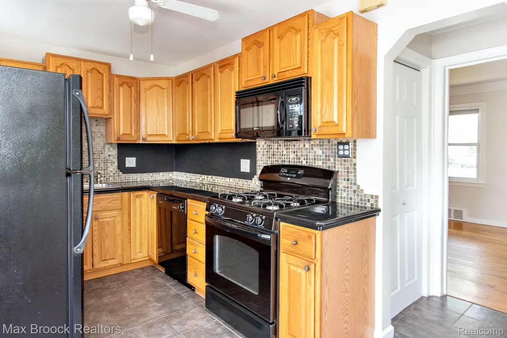 2441 Coy Street Ferndale City MI 48220