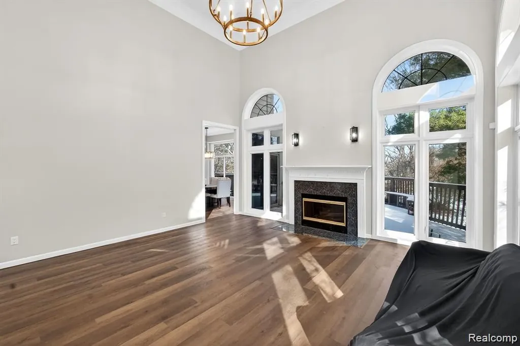 5874 Orchard Woods Drive West Bloomfield Charter Township MI 48324