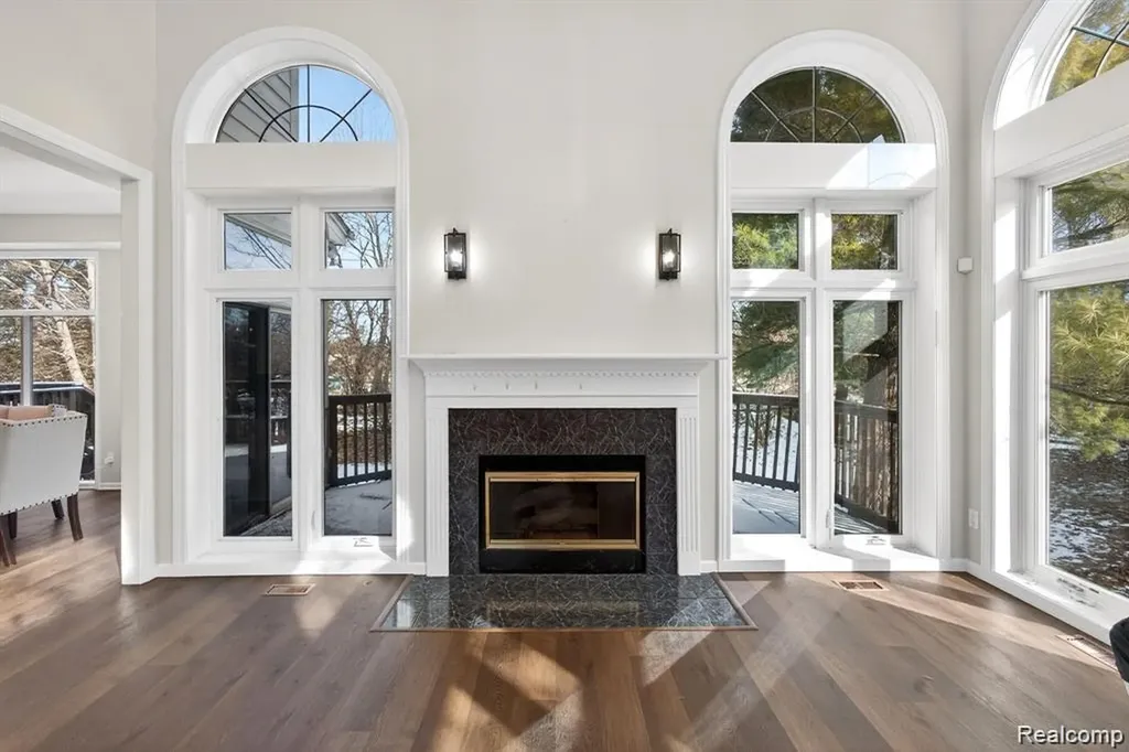 5874 Orchard Woods Drive West Bloomfield Charter Township MI 48324