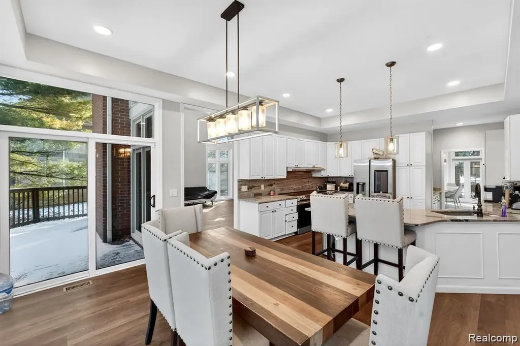 5874 Orchard Woods Drive West Bloomfield Charter Township MI 48324