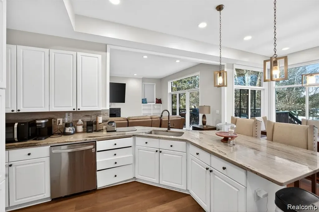 5874 Orchard Woods Drive West Bloomfield Charter Township MI 48324