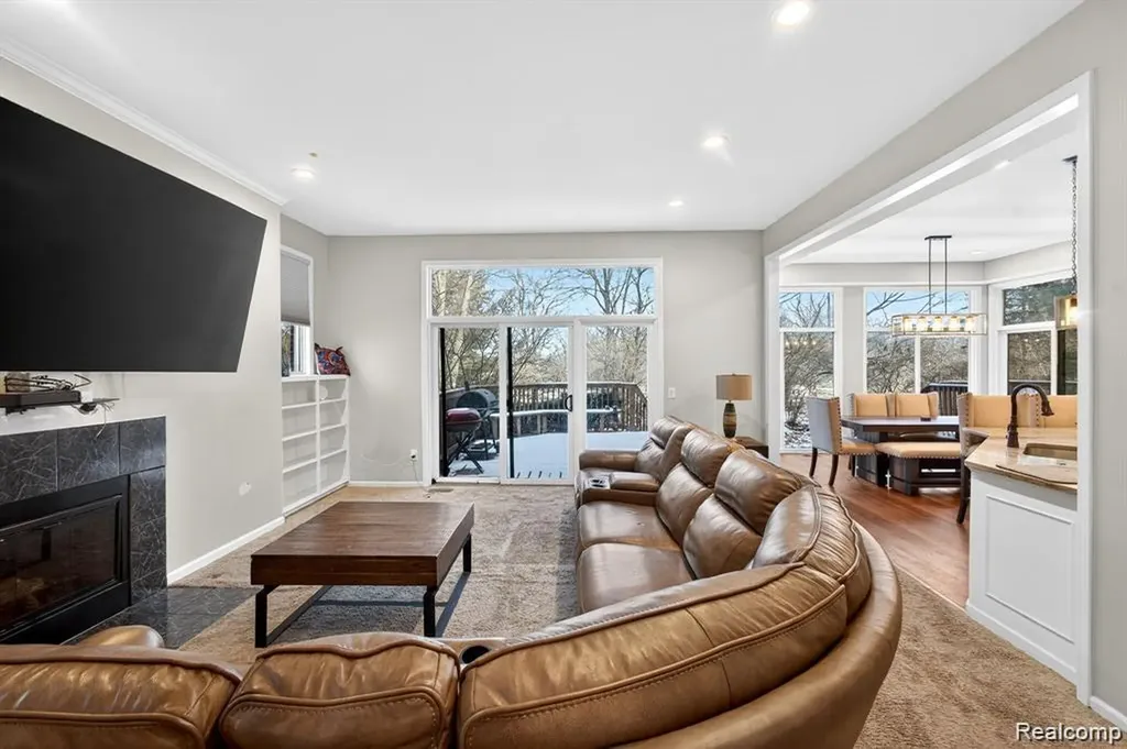 5874 Orchard Woods Drive West Bloomfield Charter Township MI 48324
