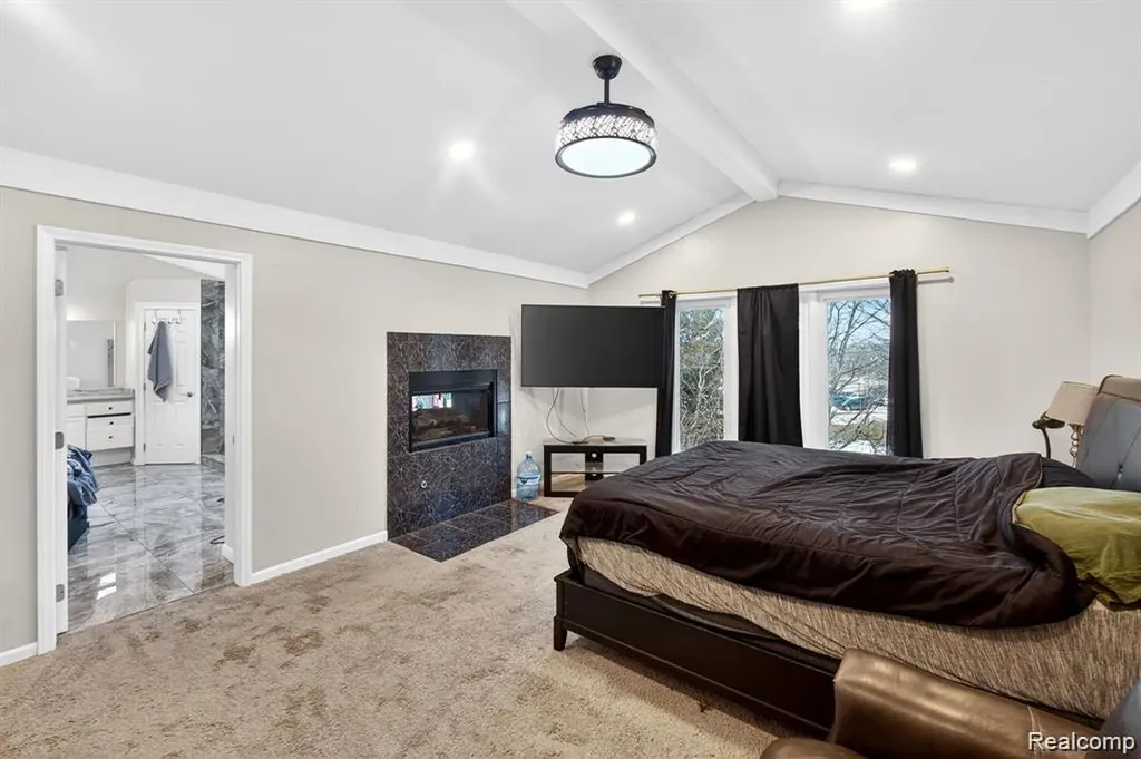 5874 Orchard Woods Drive West Bloomfield Charter Township MI 48324