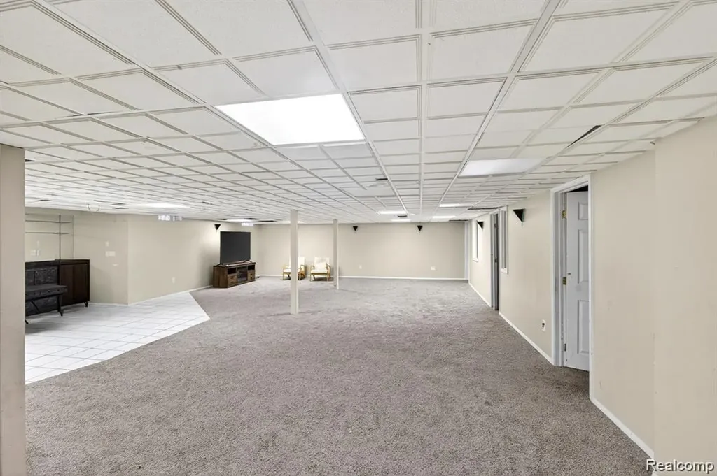 5874 Orchard Woods Drive West Bloomfield Charter Township MI 48324