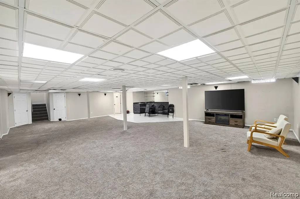 5874 Orchard Woods Drive West Bloomfield Charter Township MI 48324