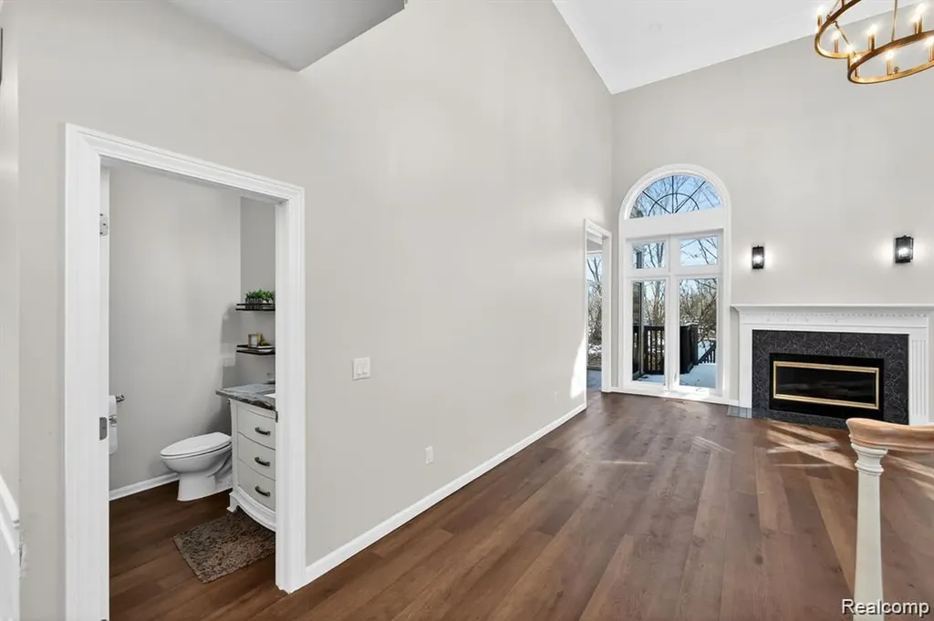 5874 Orchard Woods Drive West Bloomfield Charter Township MI 48324
