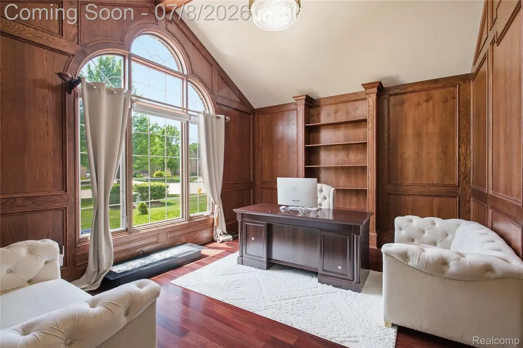 6105 Adams Court Washington Township MI 48094