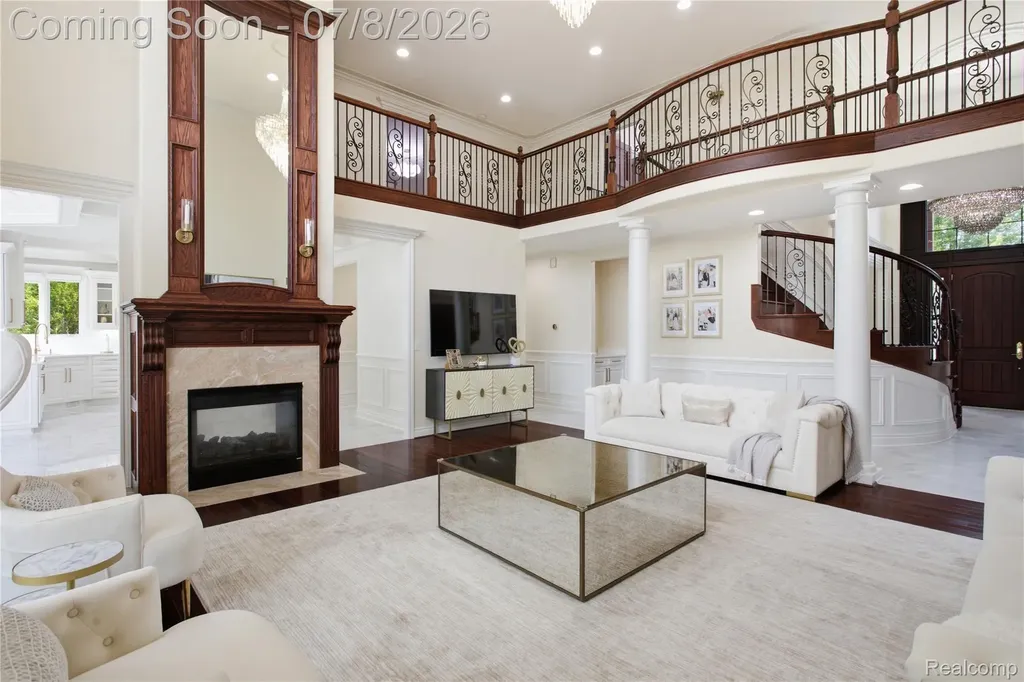 6105 Adams Court Washington Township MI 48094