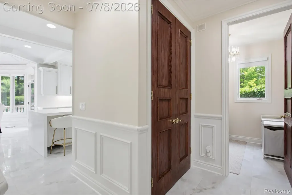 6105 Adams Court Washington Township MI 48094