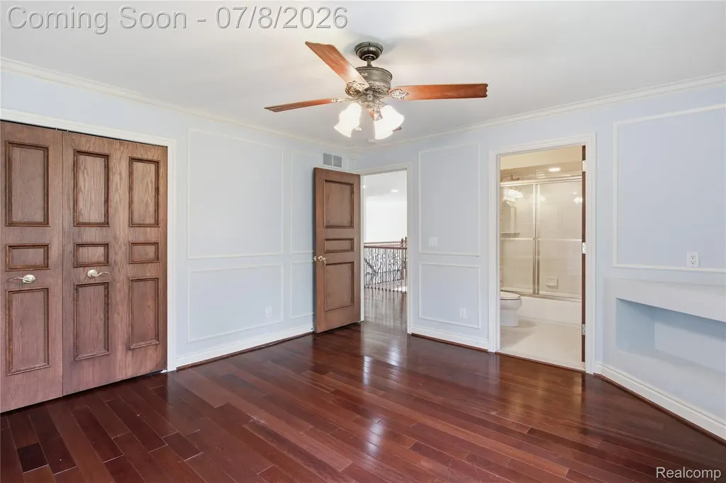 6105 Adams Court Washington Township MI 48094
