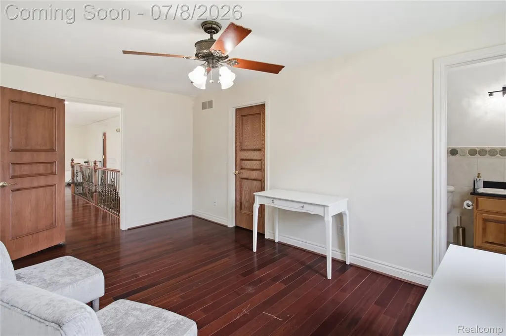 6105 Adams Court Washington Township MI 48094