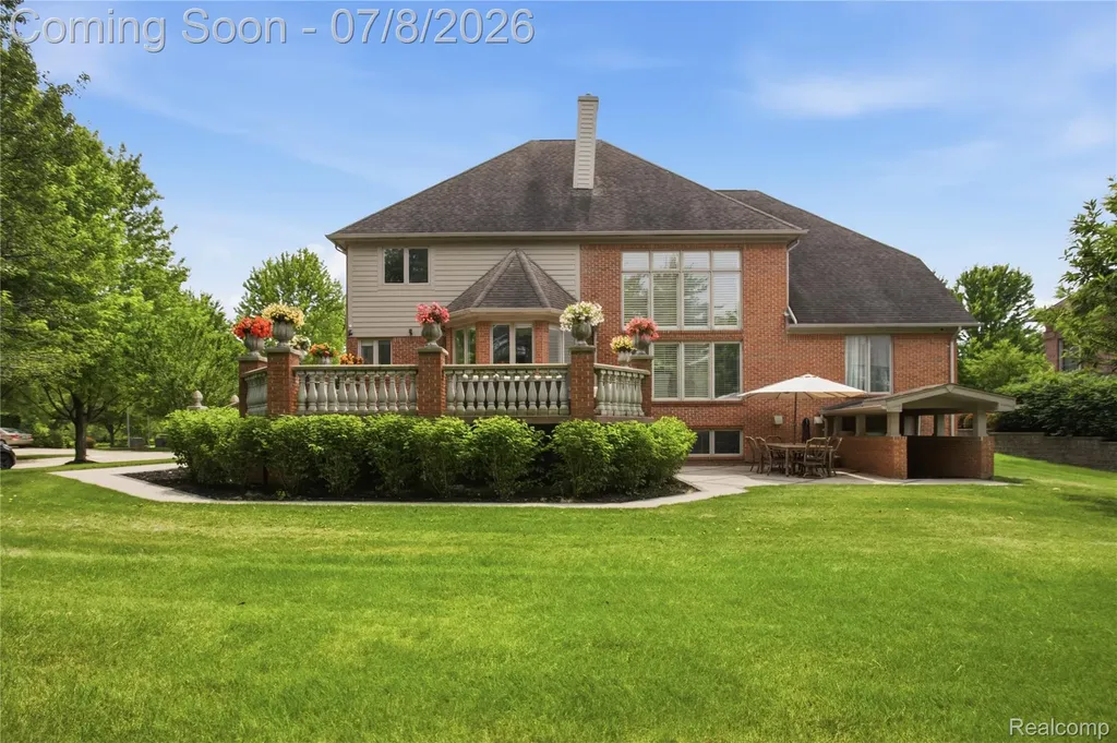 6105 Adams Court Washington Township MI 48094