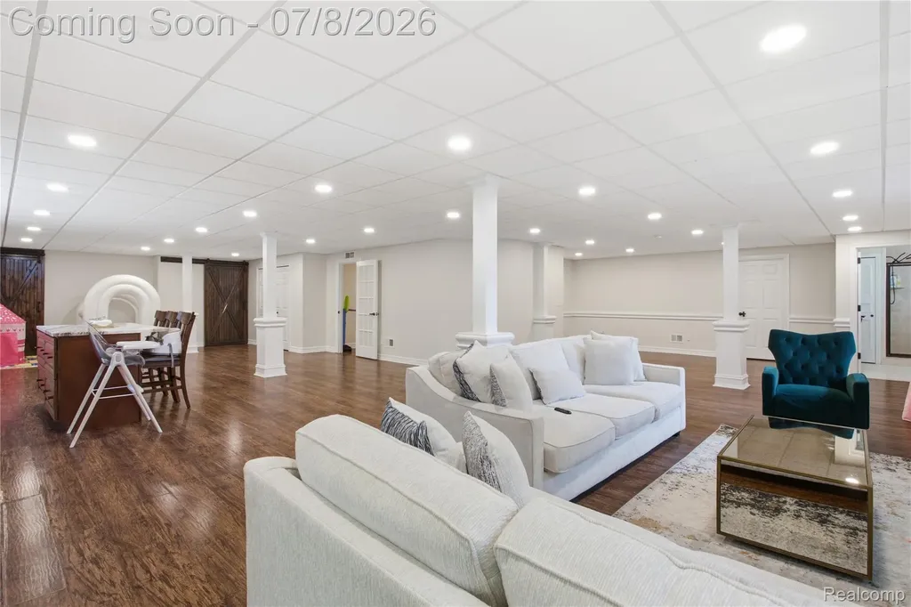 6105 Adams Court Washington Township MI 48094