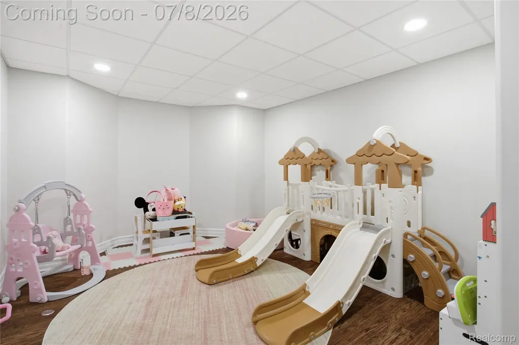 6105 Adams Court Washington Township MI 48094