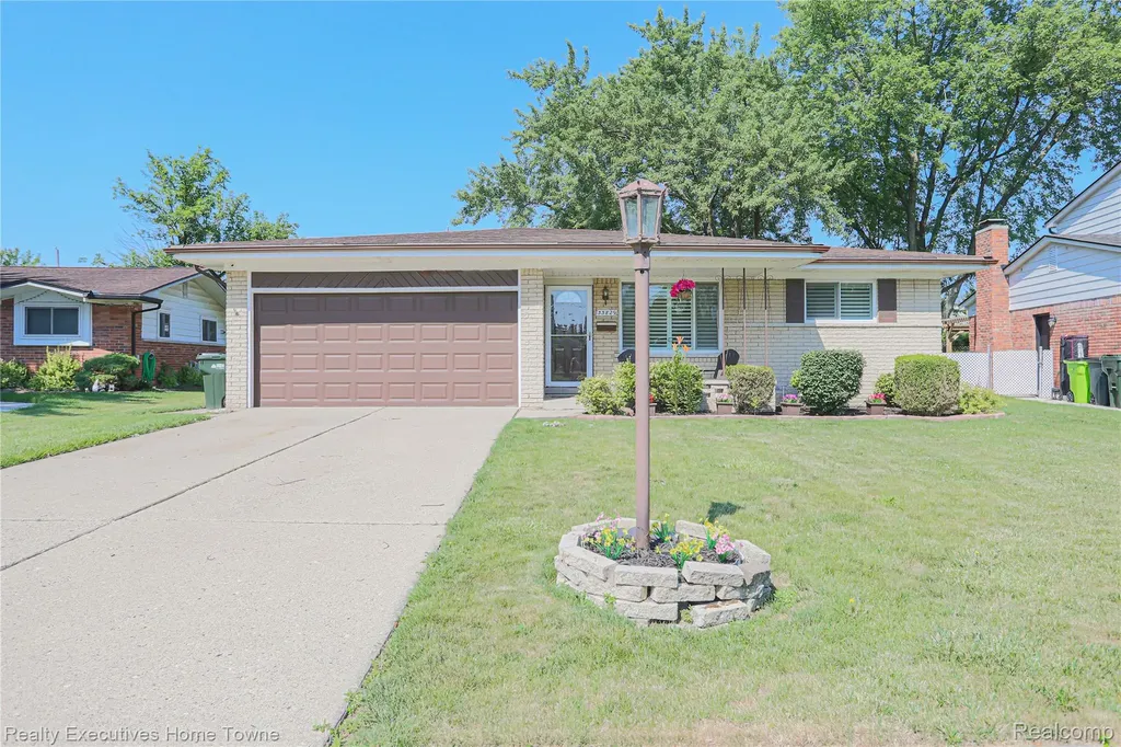 33829 Kennedy Drive Sterling Heights City MI 48310