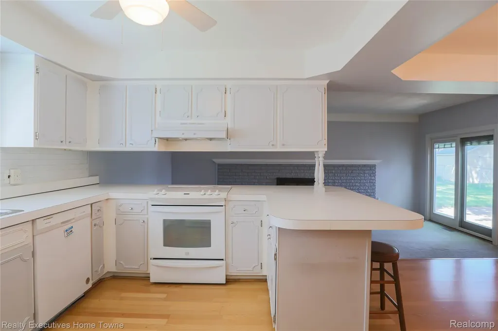 33829 Kennedy Drive Sterling Heights City MI 48310