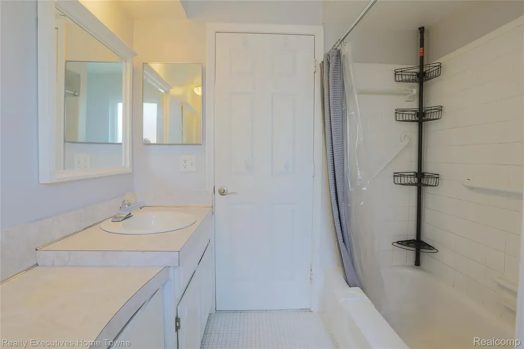 33829 Kennedy Drive Sterling Heights City MI 48310
