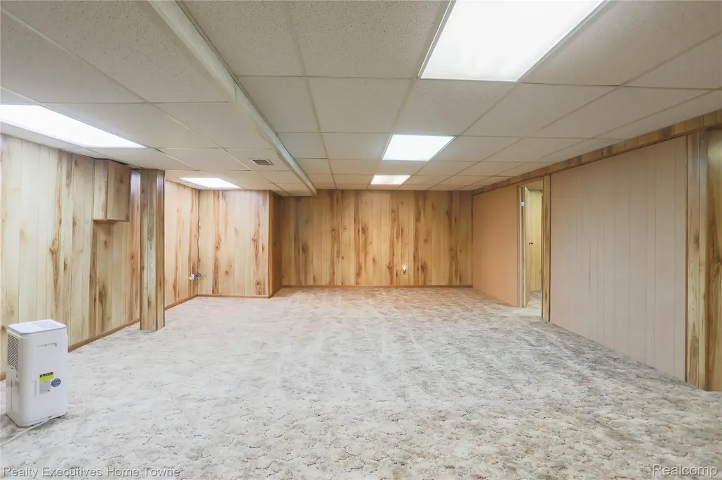33829 Kennedy Drive Sterling Heights City MI 48310