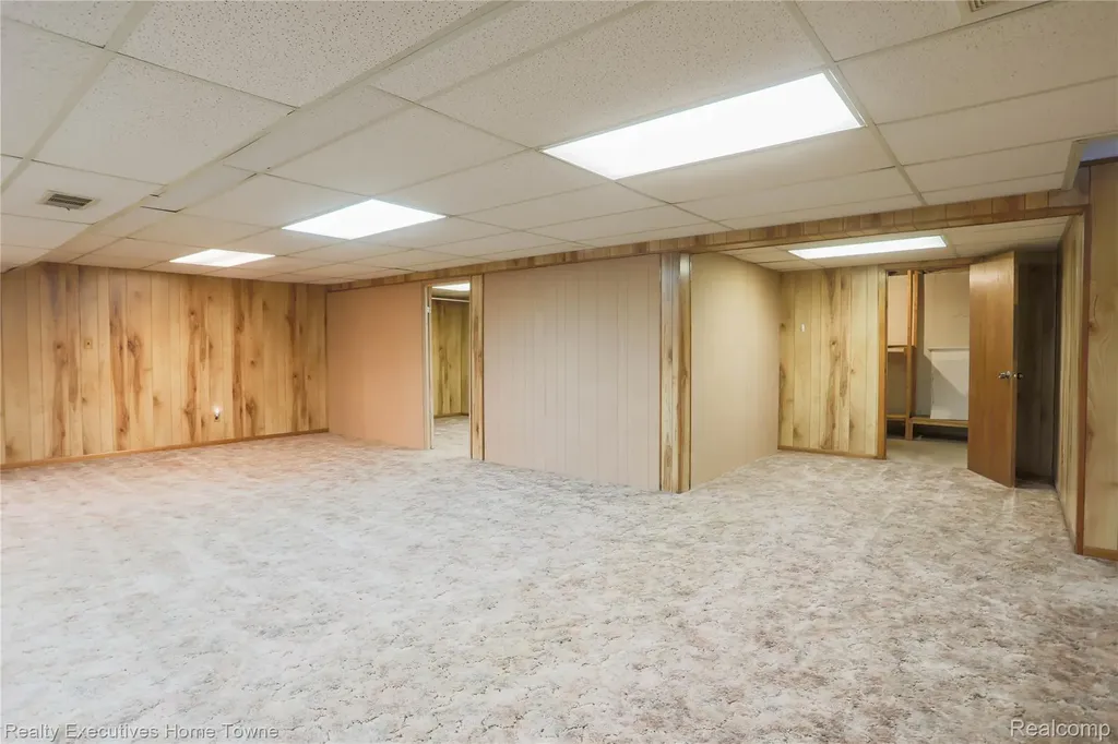 33829 Kennedy Drive Sterling Heights City MI 48310