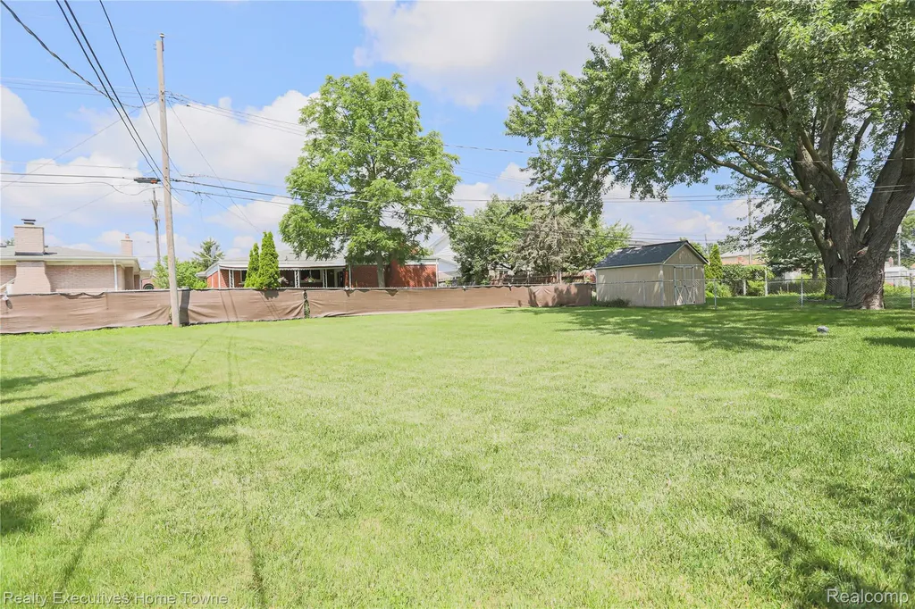 33829 Kennedy Drive Sterling Heights City MI 48310