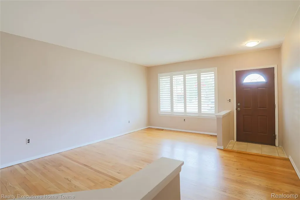 33829 Kennedy Drive Sterling Heights City MI 48310
