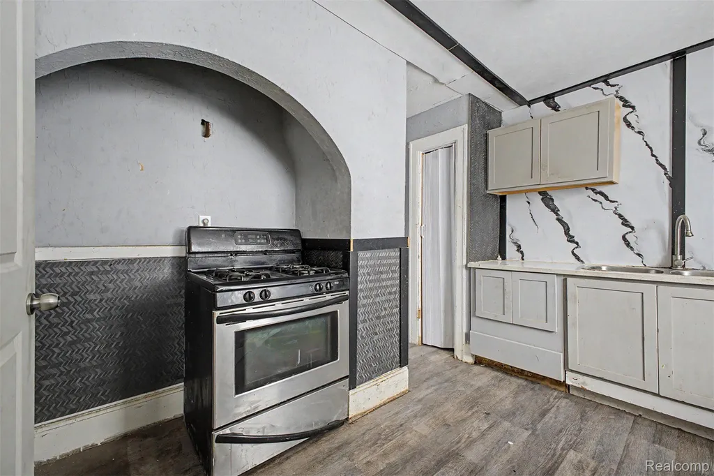 9275 Appoline Street Detroit City MI 48228