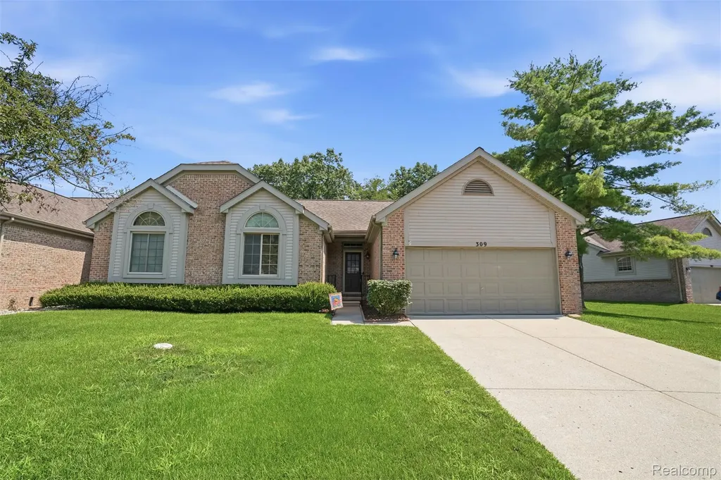 309 Pineknoll Court Brighton City MI 48116