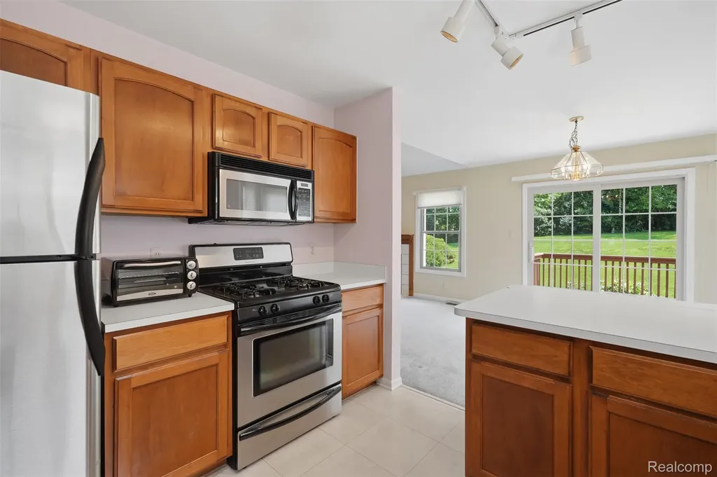 309 Pineknoll Court Brighton City MI 48116