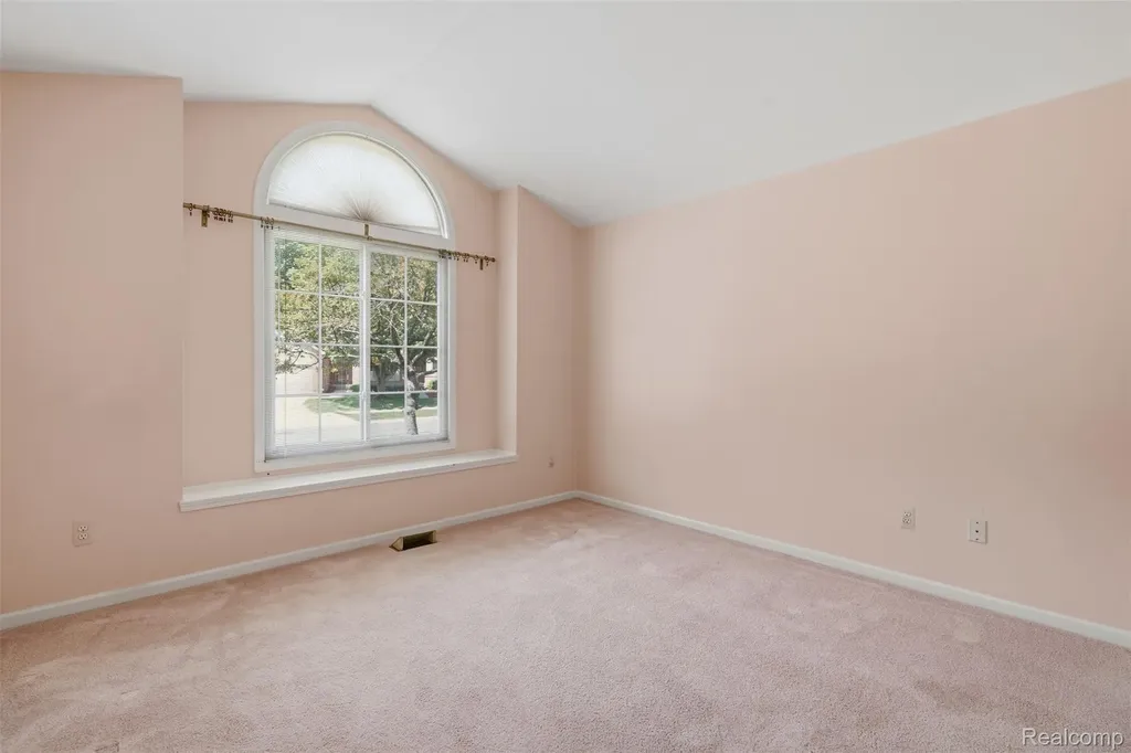 309 Pineknoll Court Brighton City MI 48116