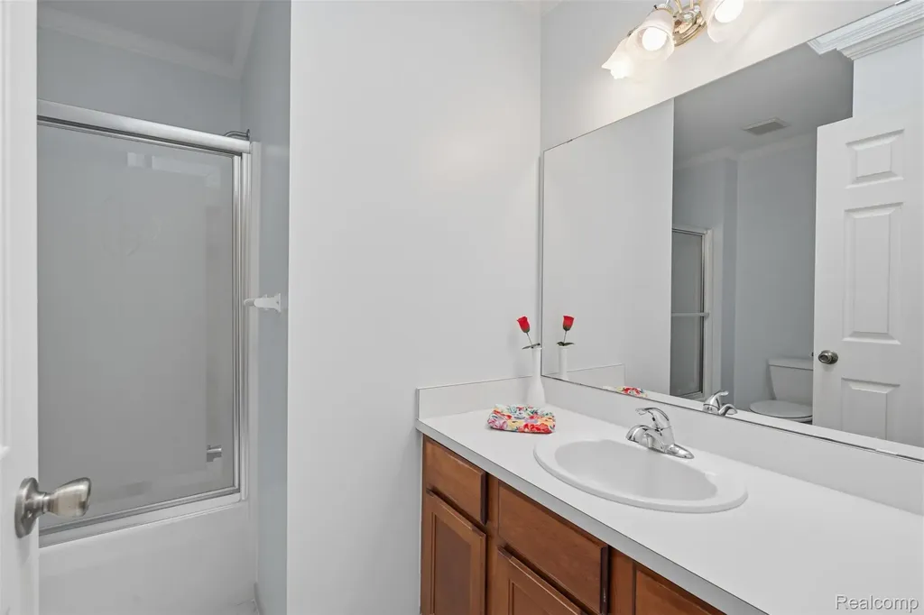 309 Pineknoll Court Brighton City MI 48116
