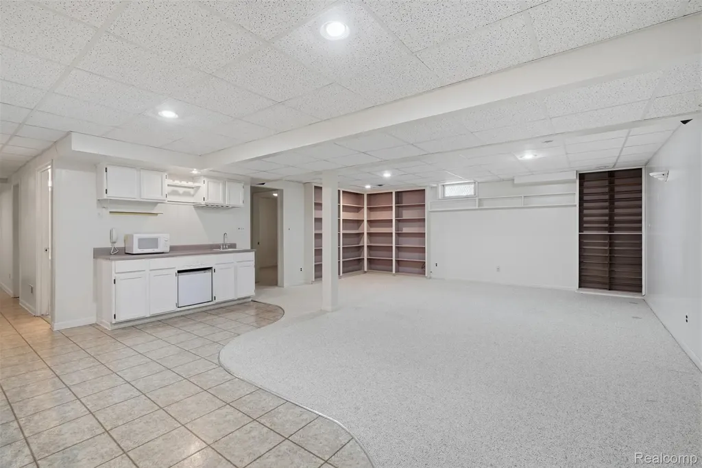 309 Pineknoll Court Brighton City MI 48116